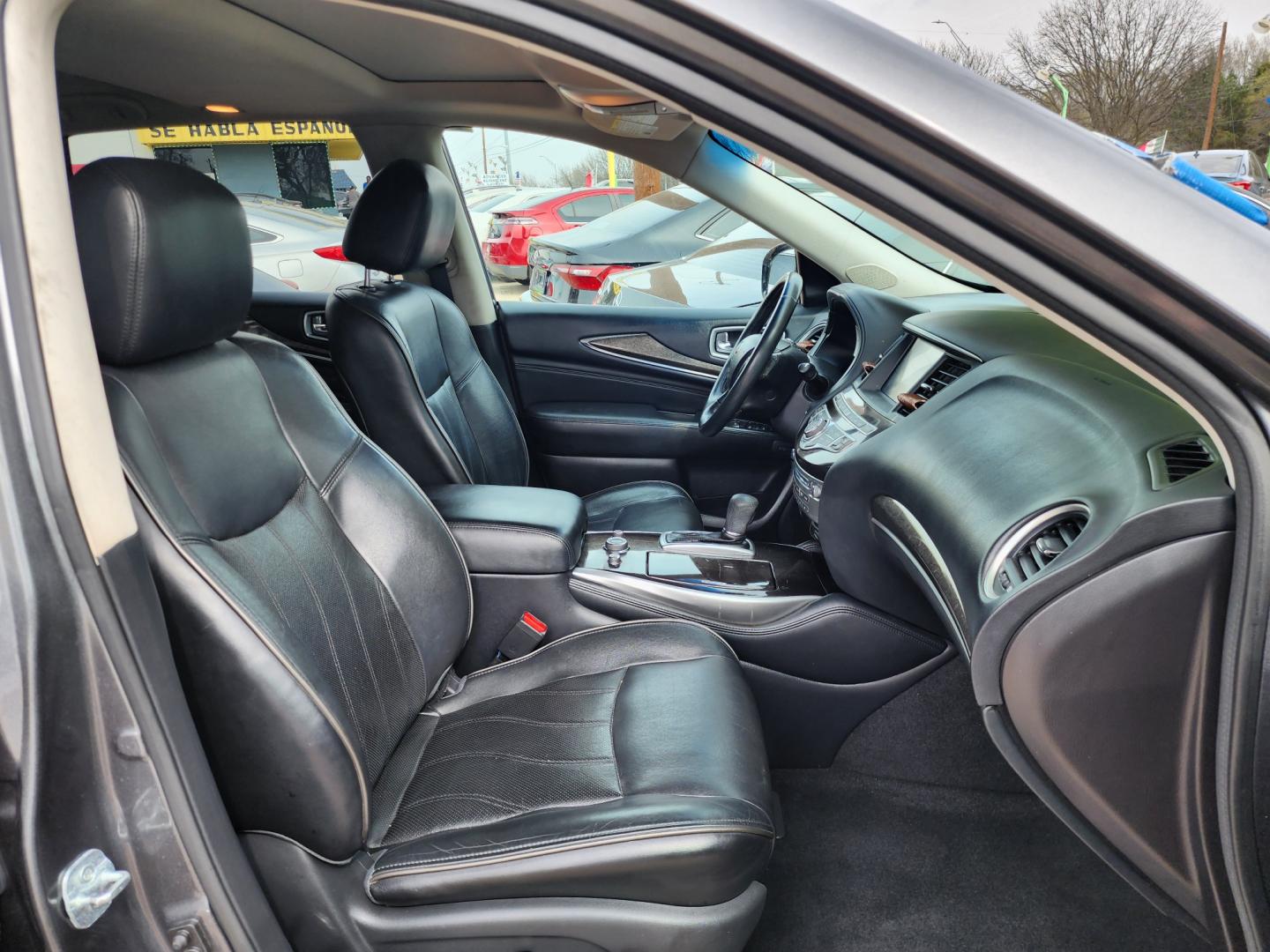 2015 SILVER Infiniti QX60 (5N1AL0MN1FC) with an 3.5L V6 DOHC 24V engine, Continuously Variable Transmission transmission, located at 2660 S.Garland Avenue, Garland, TX, 75041, (469) 298-3118, 32.885551, -96.655602 - Photo#24